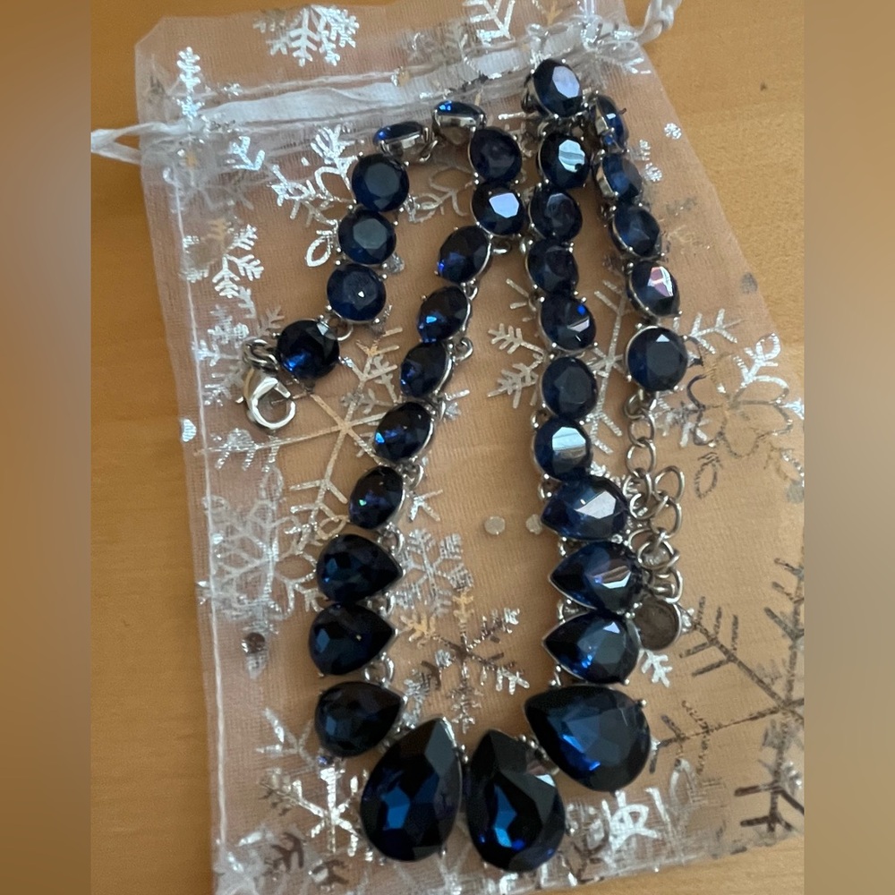 Elegant Blue Necklace